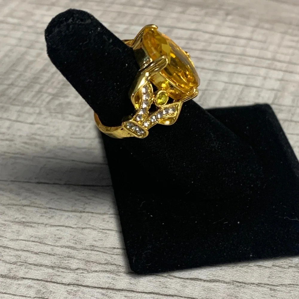 Gold Tone Oval Yellow Stone Cocktail Statement Ring Size 6 Crystal Accents
